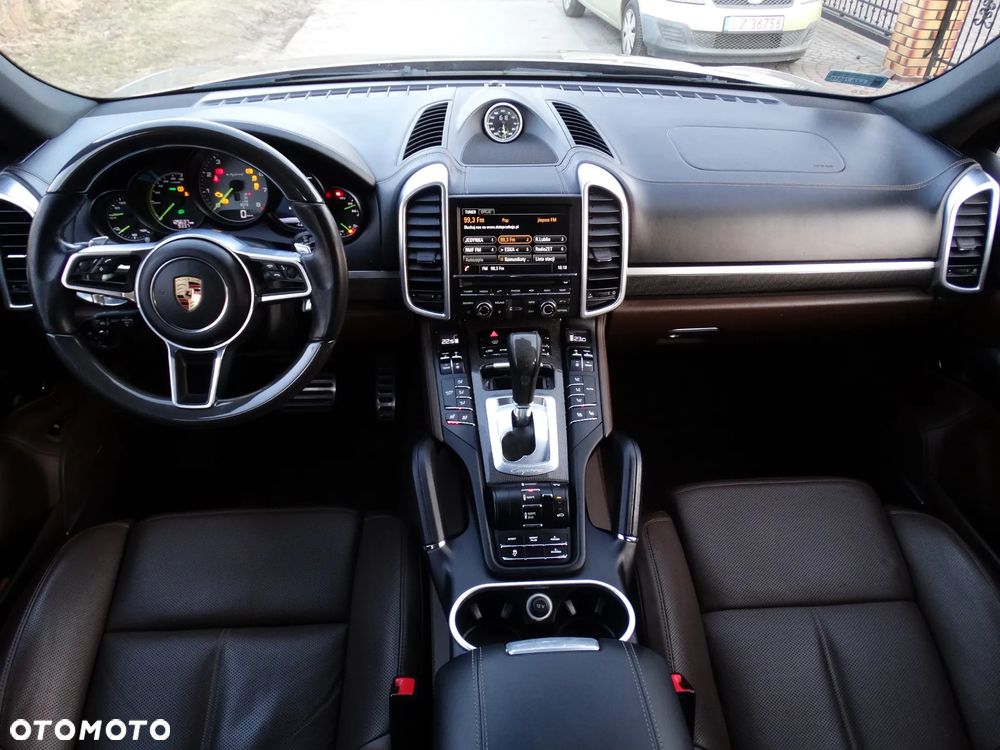 Porsche Cayenne - 8