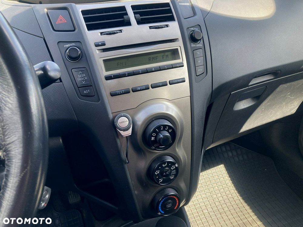Toyota Yaris 1.0 Luna - 17