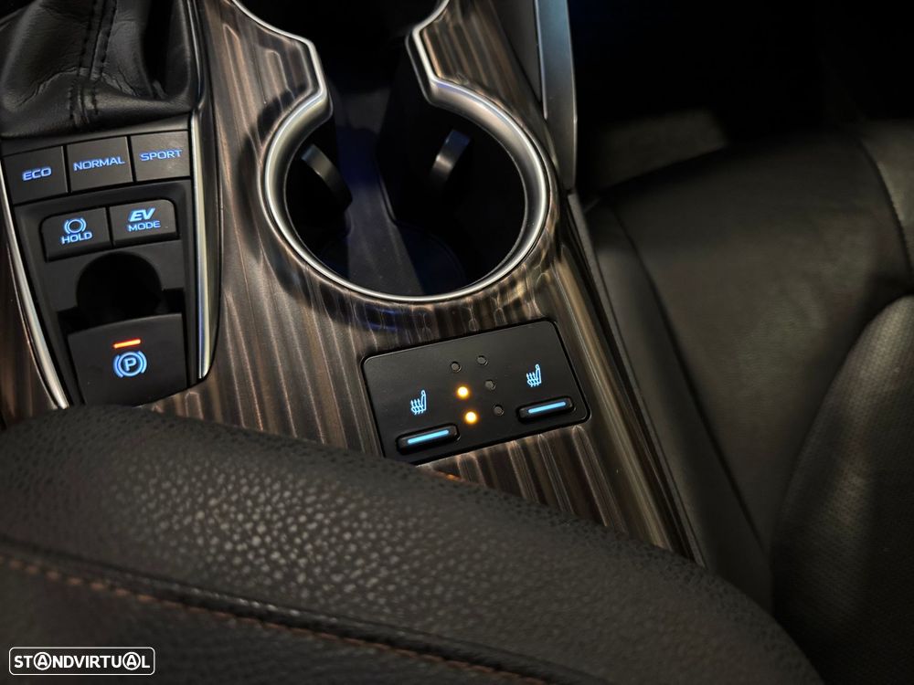 Toyota Camry 2.5 Hybrid Luxury - 41