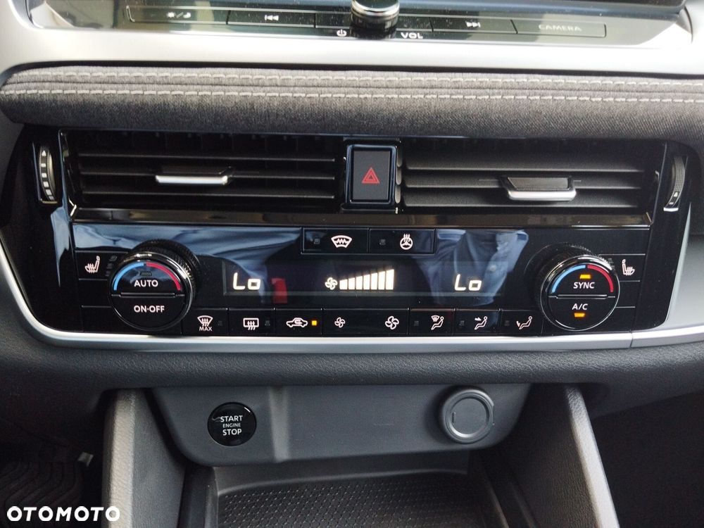 Nissan Qashqai 1.3 DIG-T MHEV Acenta Xtronic - 28