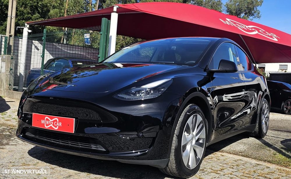 Tesla Model Y - 4
