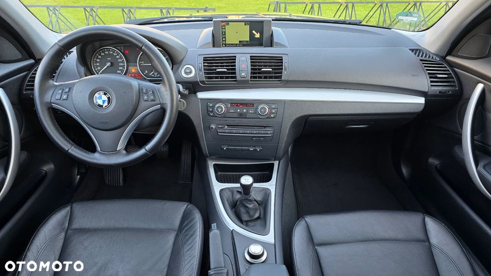 BMW Seria 1 120d DPF Edition Sport - 13