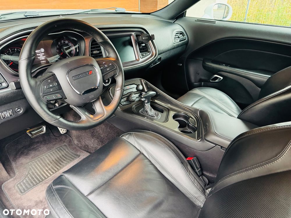 Dodge Challenger 3.6 SXT Plus - 10