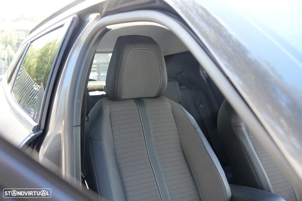 Peugeot 2008 1.2 PureTech Allure Pack - 24