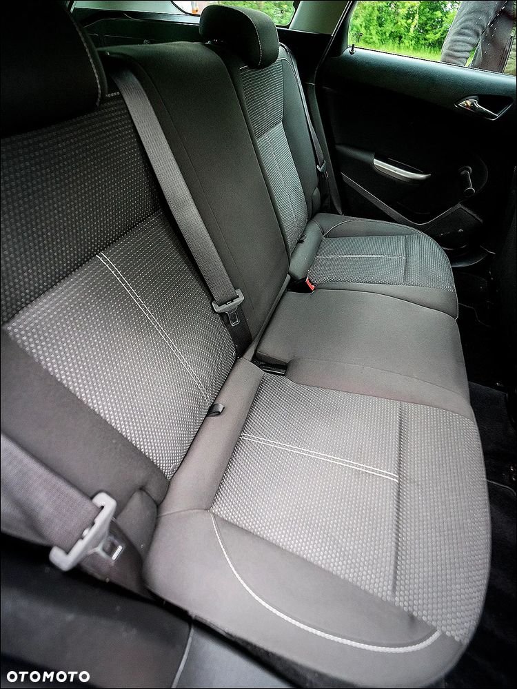 Opel Astra - 32