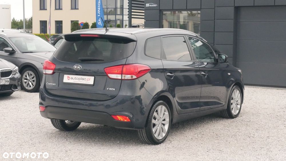 Kia Carens - 7