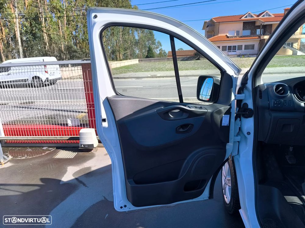 Opel Vivaro - 18