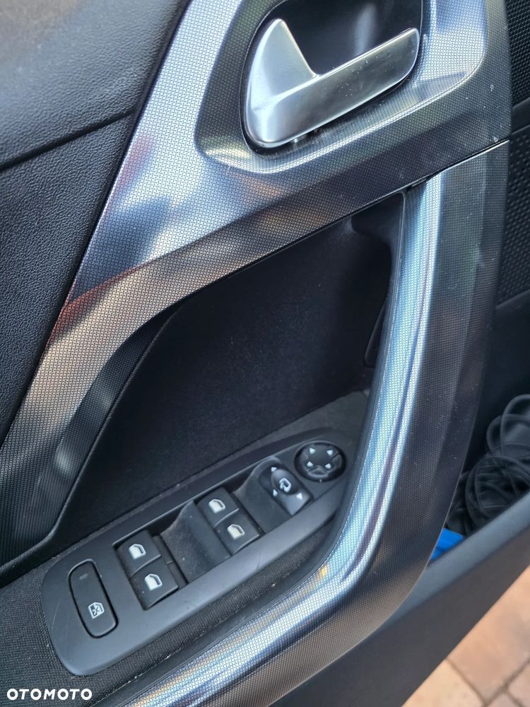 Peugeot 2008 e-HDi FAP 92 STOP & START Allure - 17