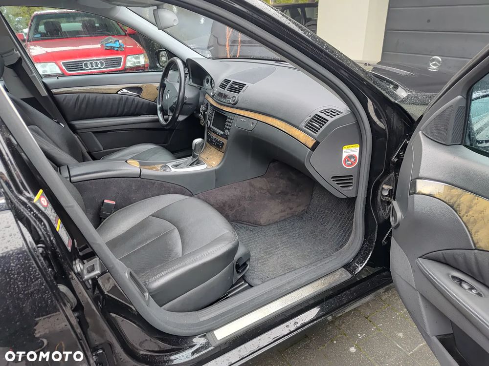 Mercedes-Benz Klasa E 500 Avantgarde Sport Edition - 24