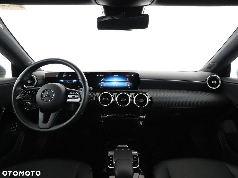 Mercedes-Benz CLA 180 d 7G-DCT - 16