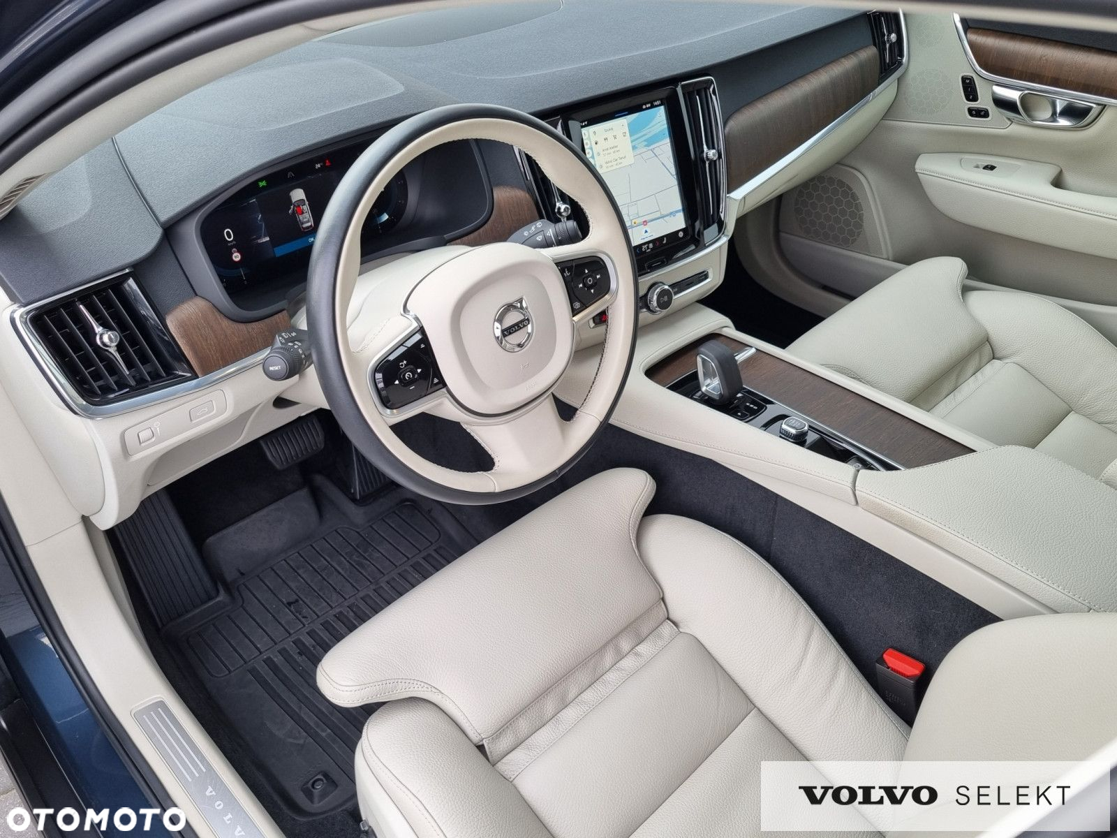 Volvo V90 Cross Country - 12