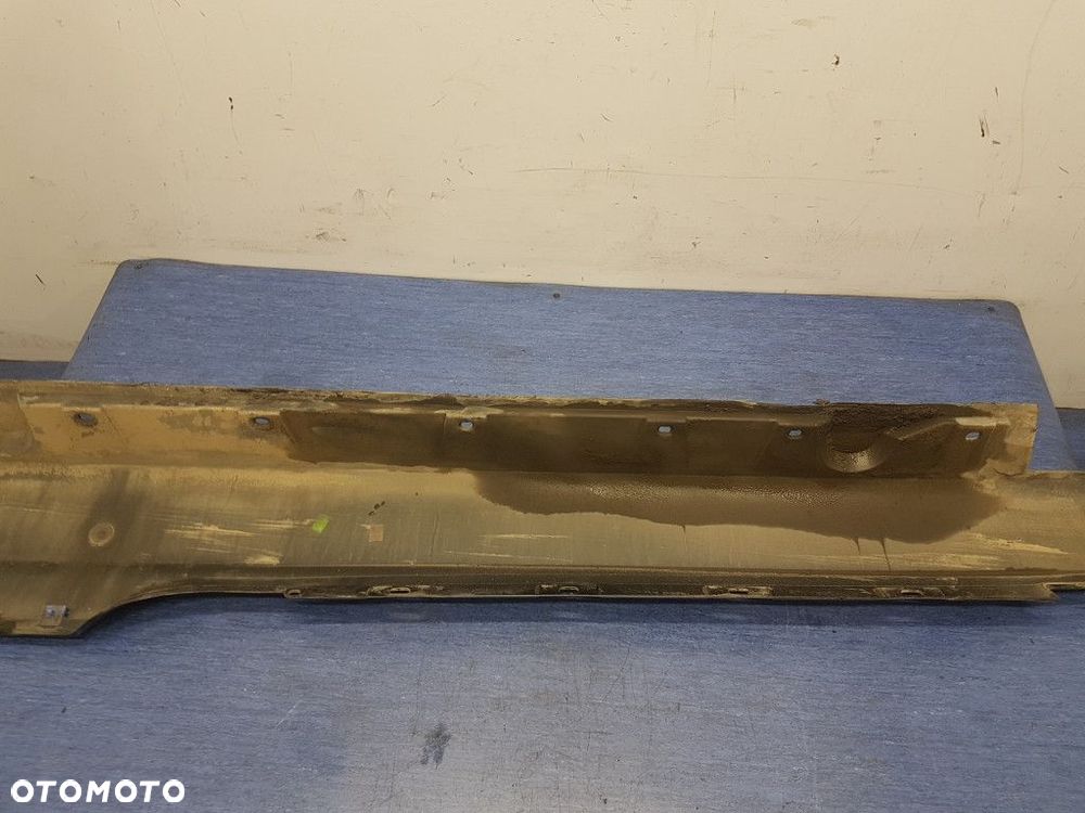 BMW 6 E63 NAKŁADKA NA PRÓG PRAWA PLASTIK - 11