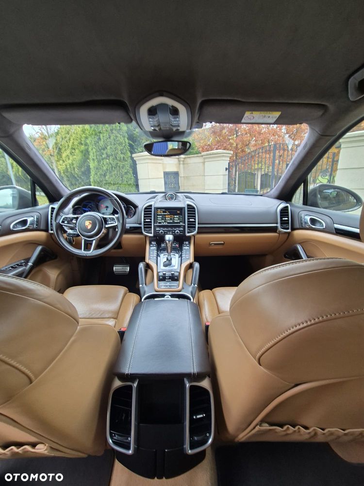 Porsche Cayenne - 15