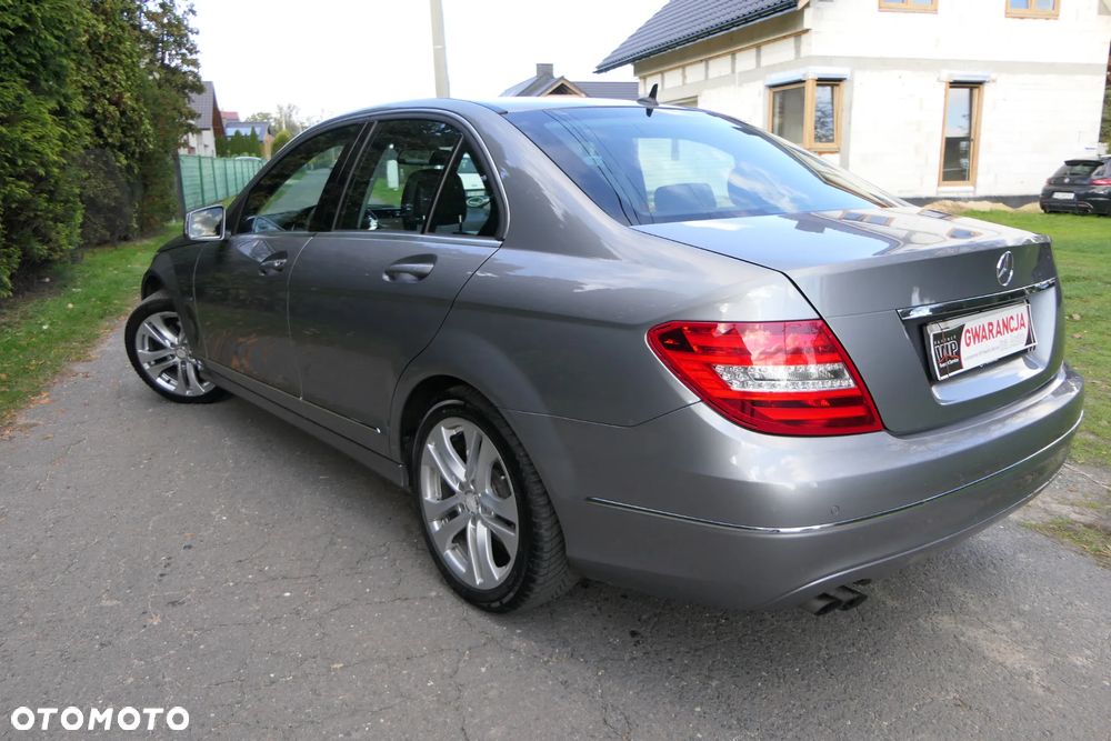 Mercedes-Benz Klasa C 180 CGI BlueEff Avantgarde - 9