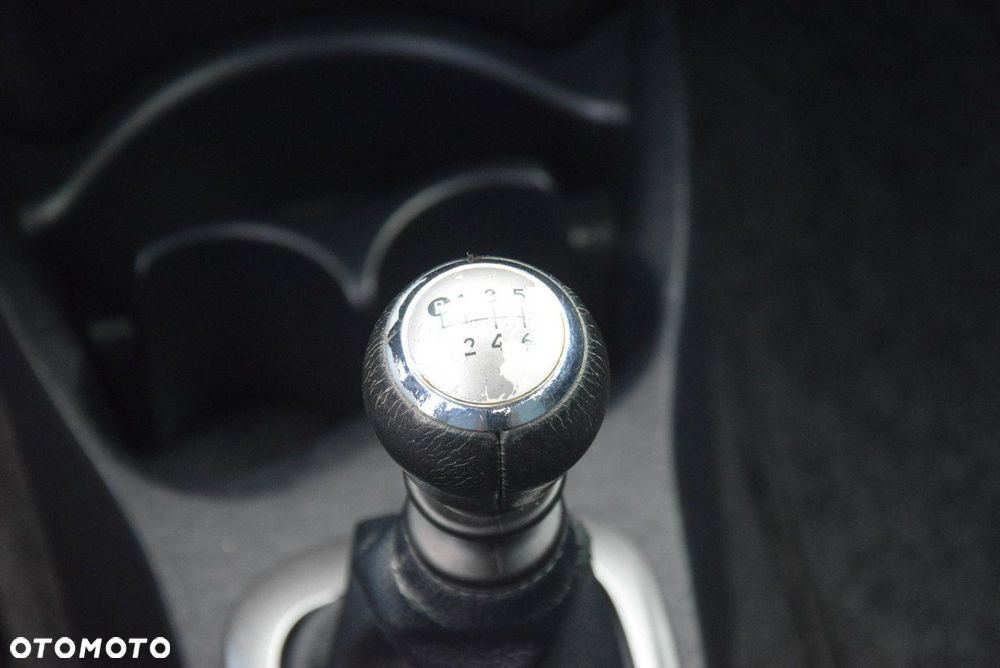 Toyota Yaris 1.33 Prestige - 19