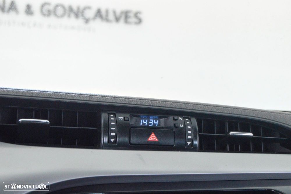 Toyota Hilux 2.4 D-4D 4X2 Cabine Dupla 5L - 39