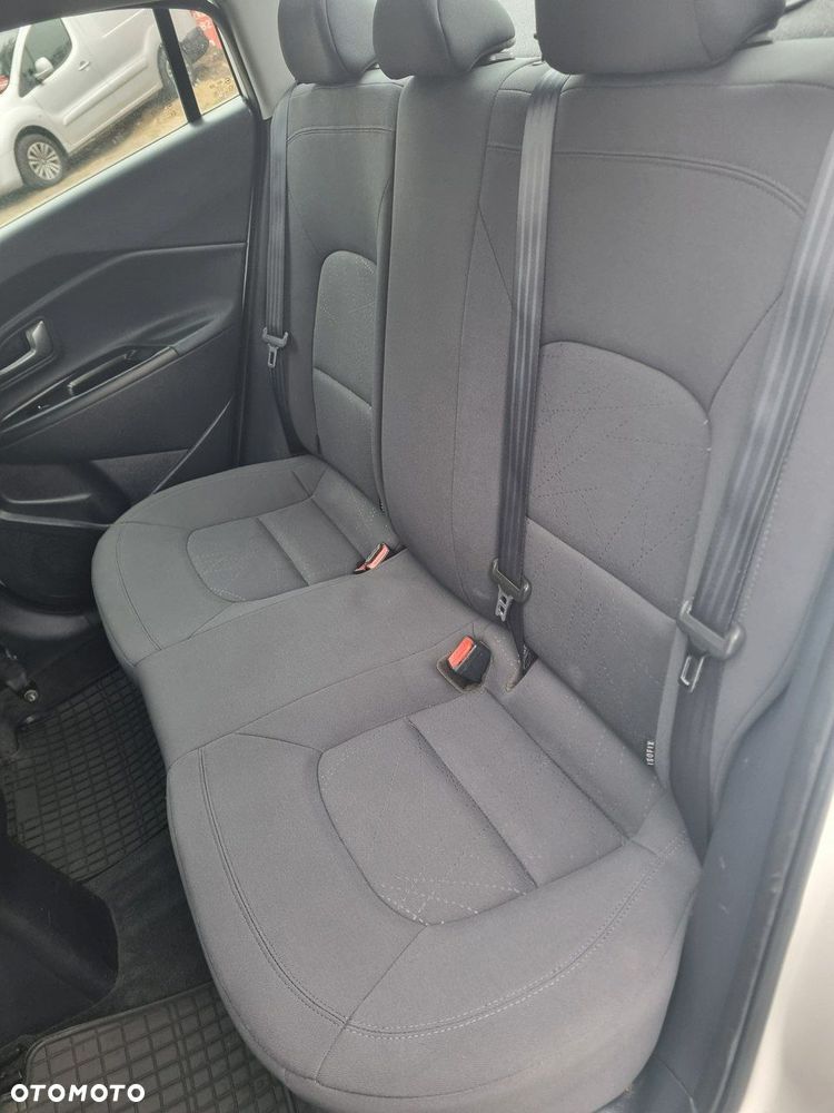 Kia Rio - 13