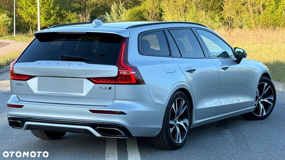 Volvo V60 D4 AWD Geartronic R-Design - 26