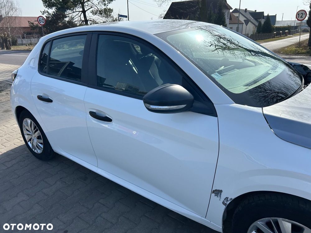 Peugeot 208 - 22