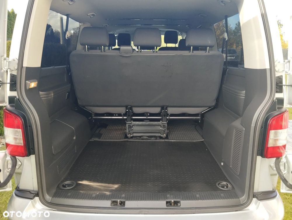 Volkswagen Caravelle - 11