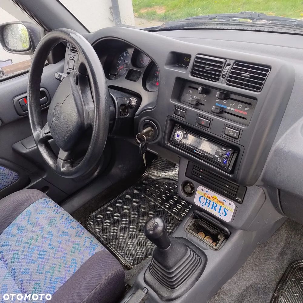 Toyota RAV4 2.0 - 10