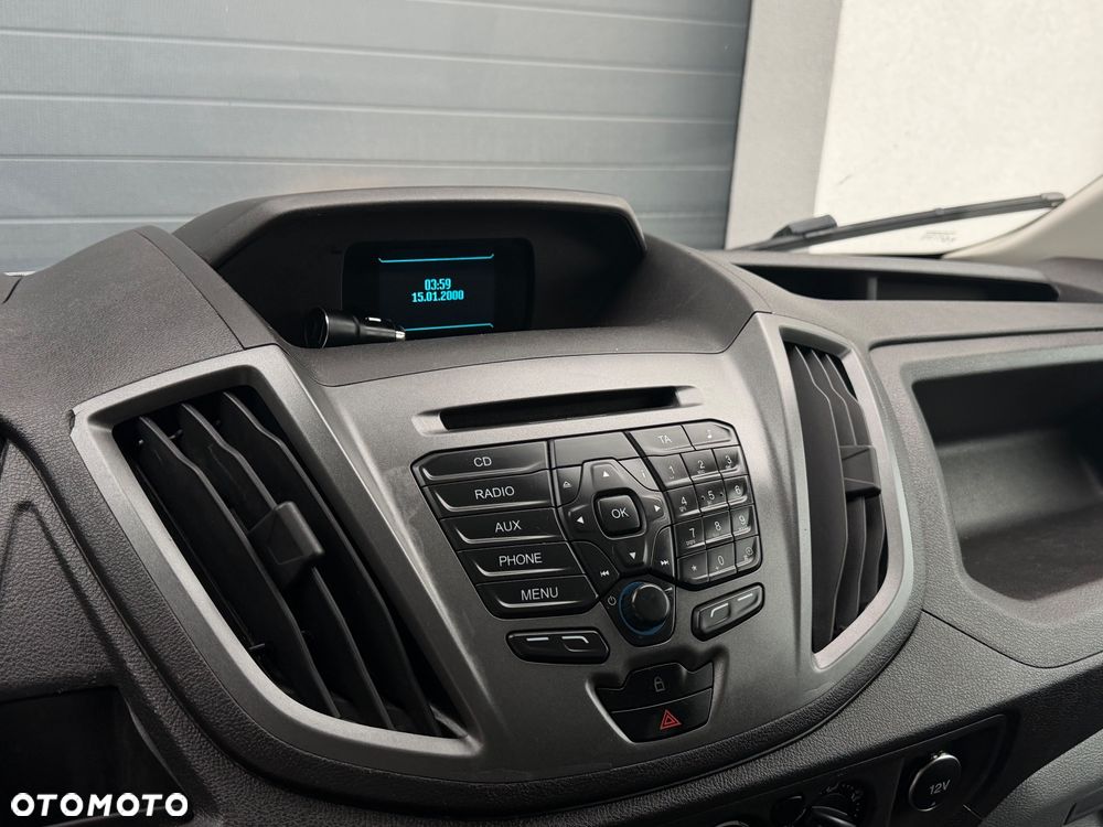 Ford Transit 350M RWD - 17