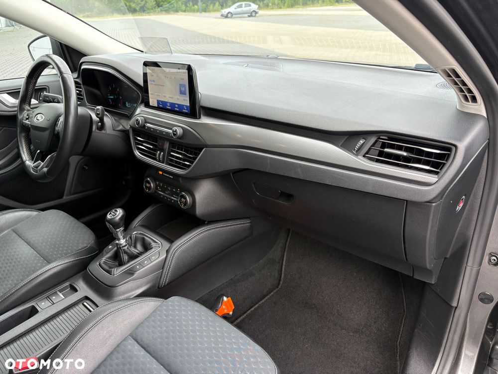 Ford Focus 1.5 EcoBlue Start-Stopp-System TITANIUM DESIGN - 32