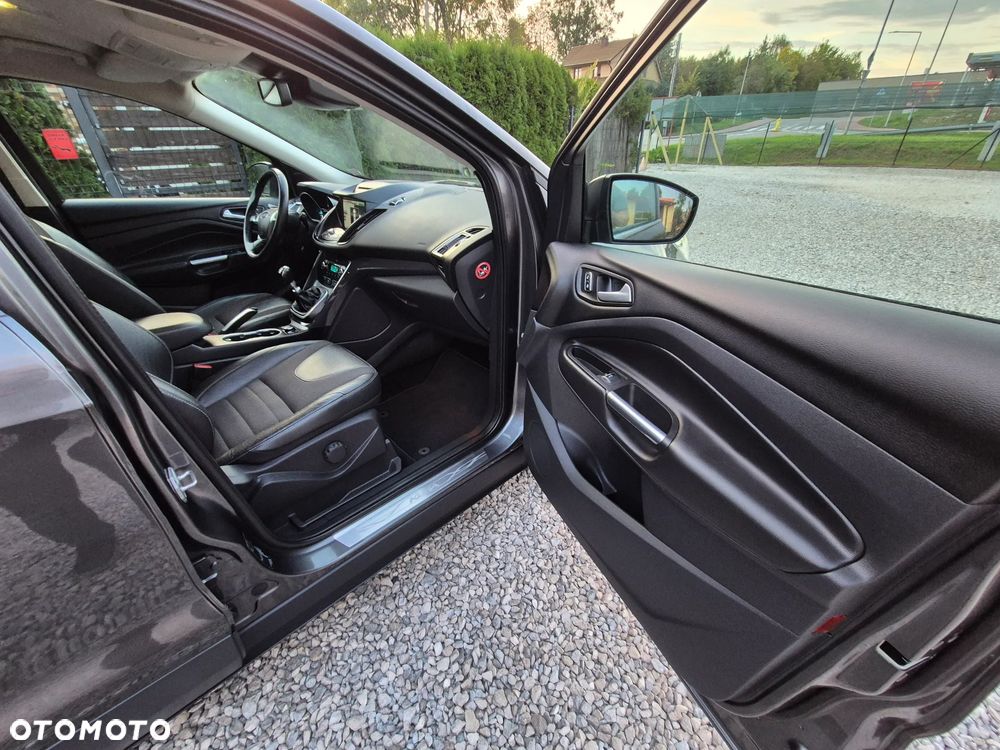 Ford Kuga 2.0 TDCi 2x4 Titanium - 37