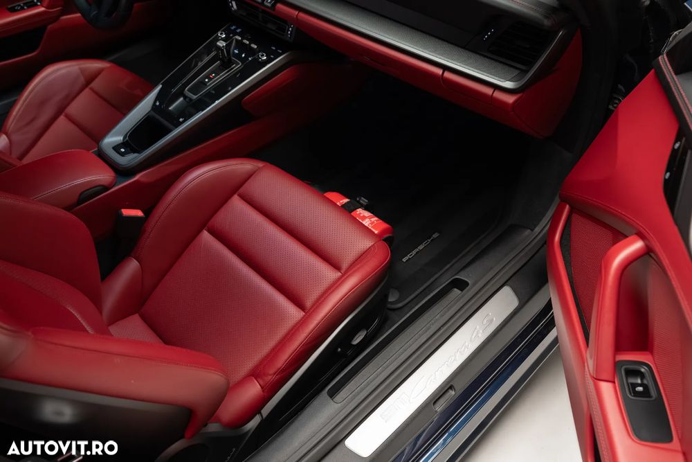 Porsche 911 4S PDK - 31