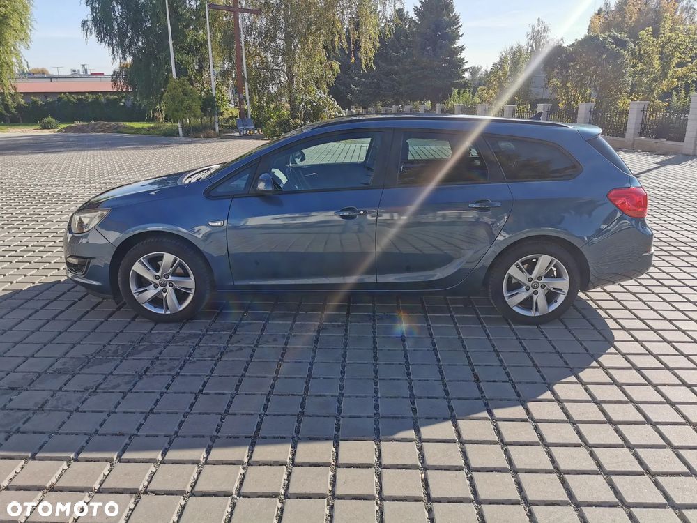 Opel Astra 2014 photo 4