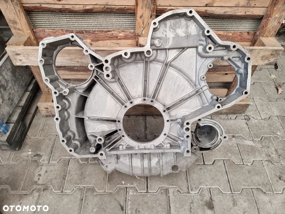SCANIA 4 R OBUDOWA KOŁA ZAMACHOWEGO ROZRZĄDU - 2