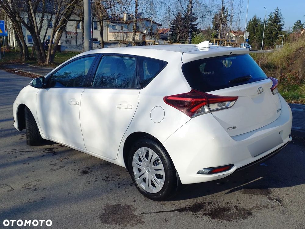 Toyota Auris - 3