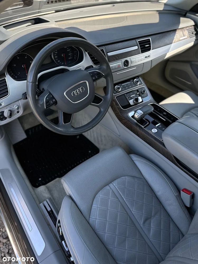 Audi A8 4.2 TDI DPF (clean diesel) quattro tiptronic - 9