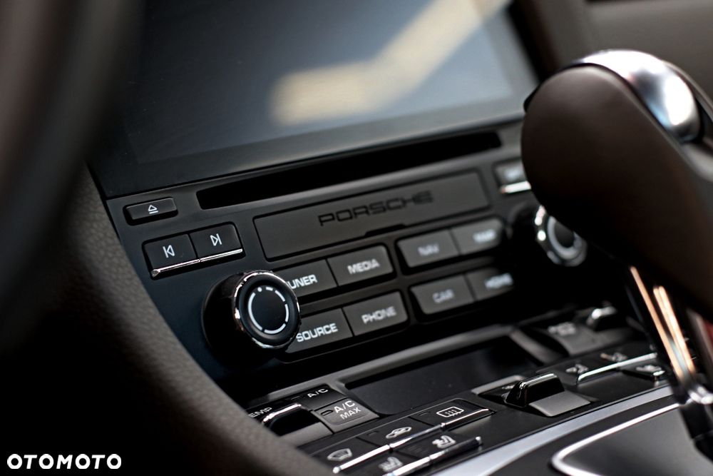 Porsche 911 Carrera 4S PDK - 8