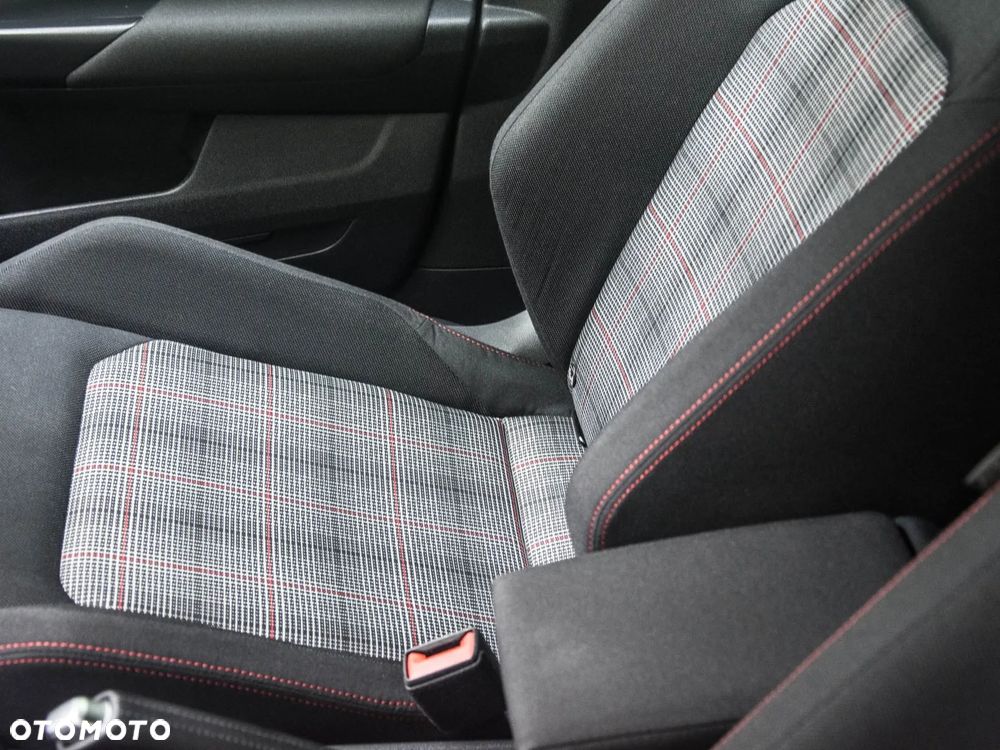 Volkswagen Polo 2.0 TSI GTI DSG - 29