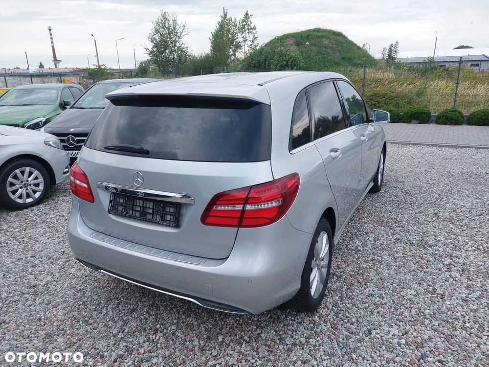 Mercedes-Benz Klasa B 180 (BlueEFFICIENCY) 7G-DCT - 4