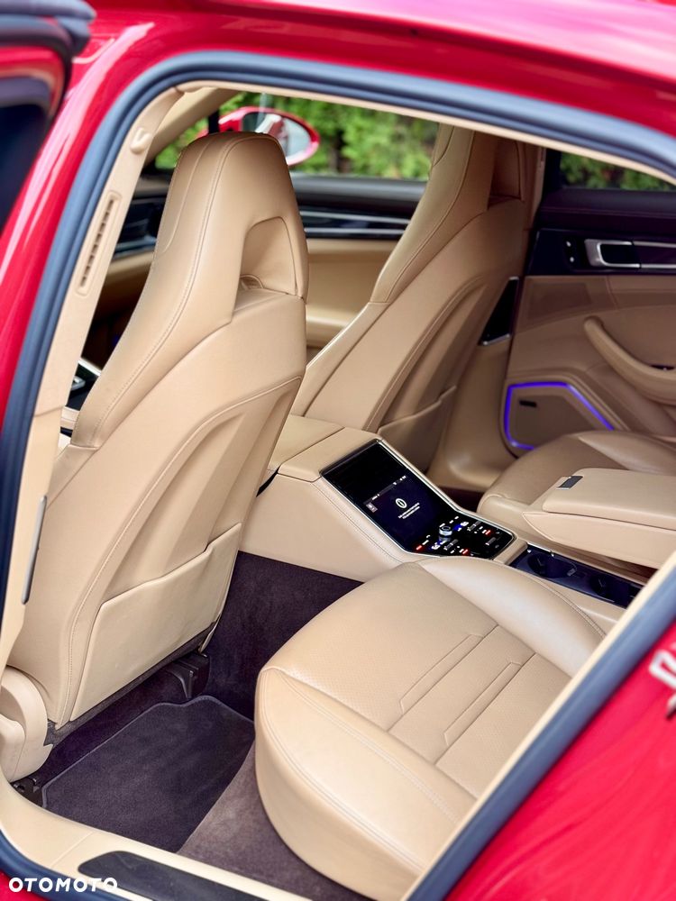 Porsche Panamera 4S - 10