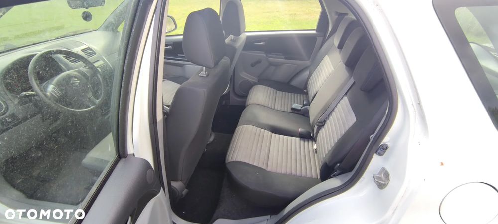 Suzuki SX4 1.6 DDiS Comfort - 10