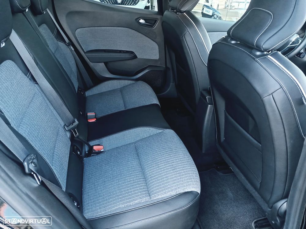 Renault Clio - 10