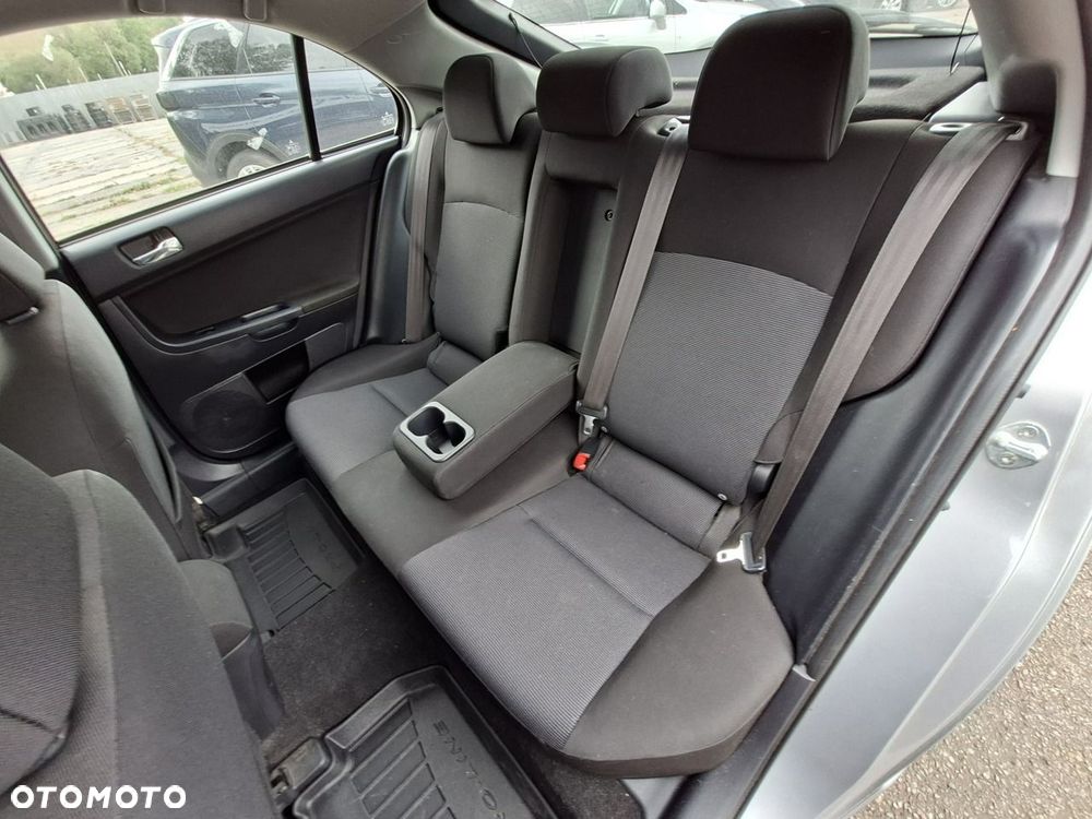 Mitsubishi Lancer - 23