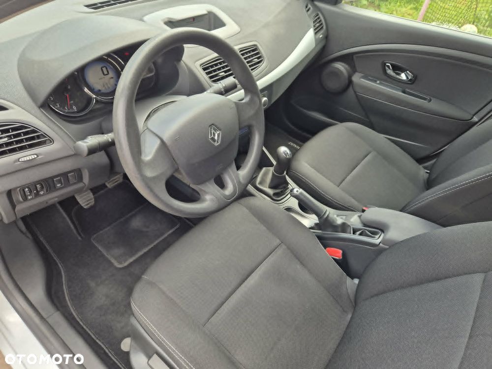 Renault Fluence 1.6 16V Life - 11