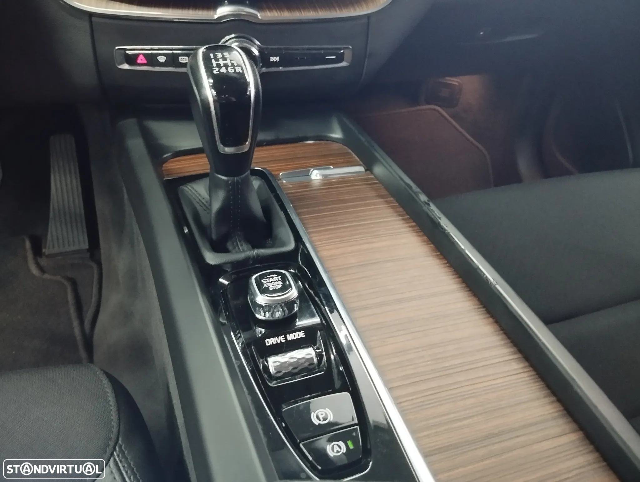 Volvo XC 60 2.0 D3 Momentum Plus - 35