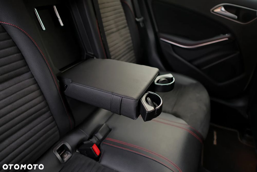 Mercedes-Benz GLA 220 4-Matic AMG Line - 19