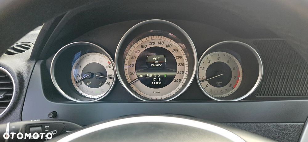 Mercedes-Benz Klasa C 180 Kompressor Automatik BlueEFFICIENCY Avantgarde - 33