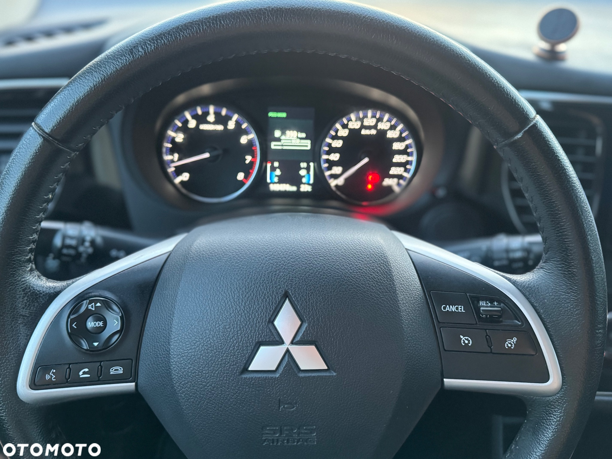 Mitsubishi Outlander 2.0 Intense 2WD - 26