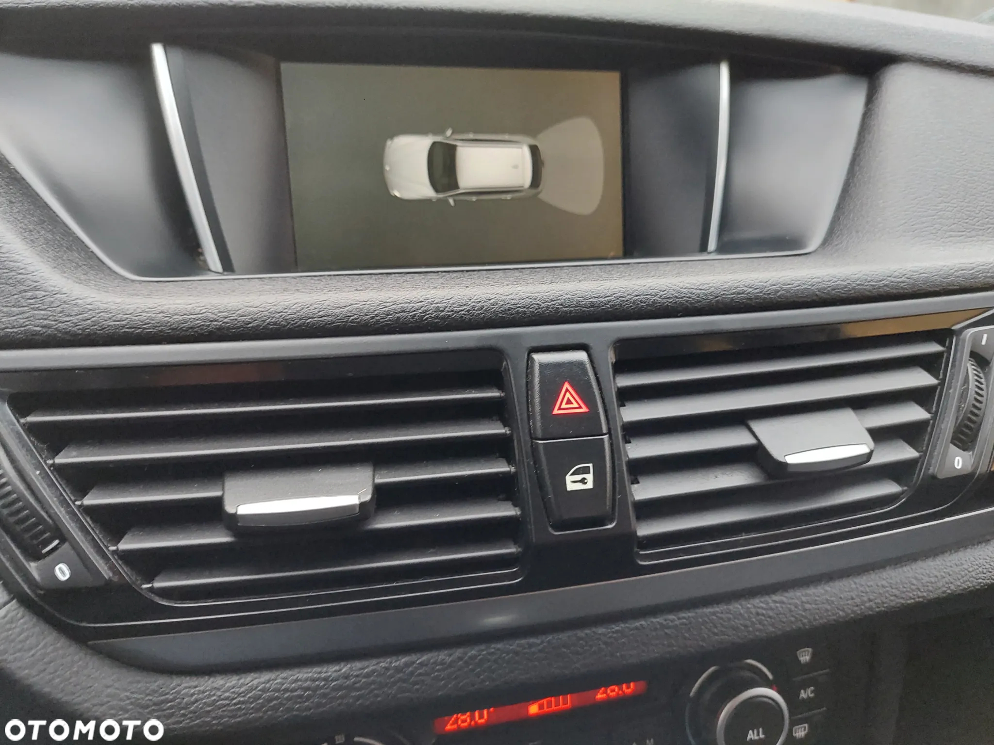 BMW X1 sDrive16d xLine - 13