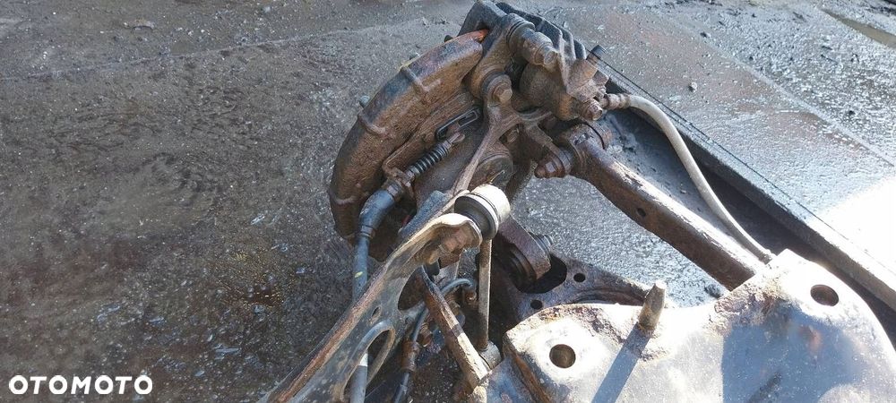 KOMPLETNE ZAWIESZENIE BELKA SANKI TYŁ HYUNDAI I30 I LIFT 07-12r HB 5D - 7