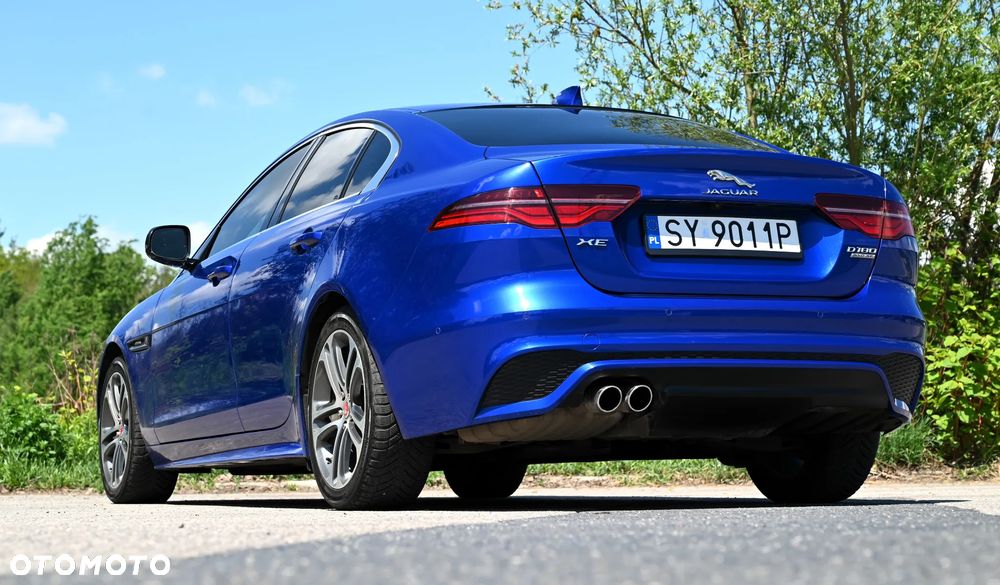 Jaguar XE - 18