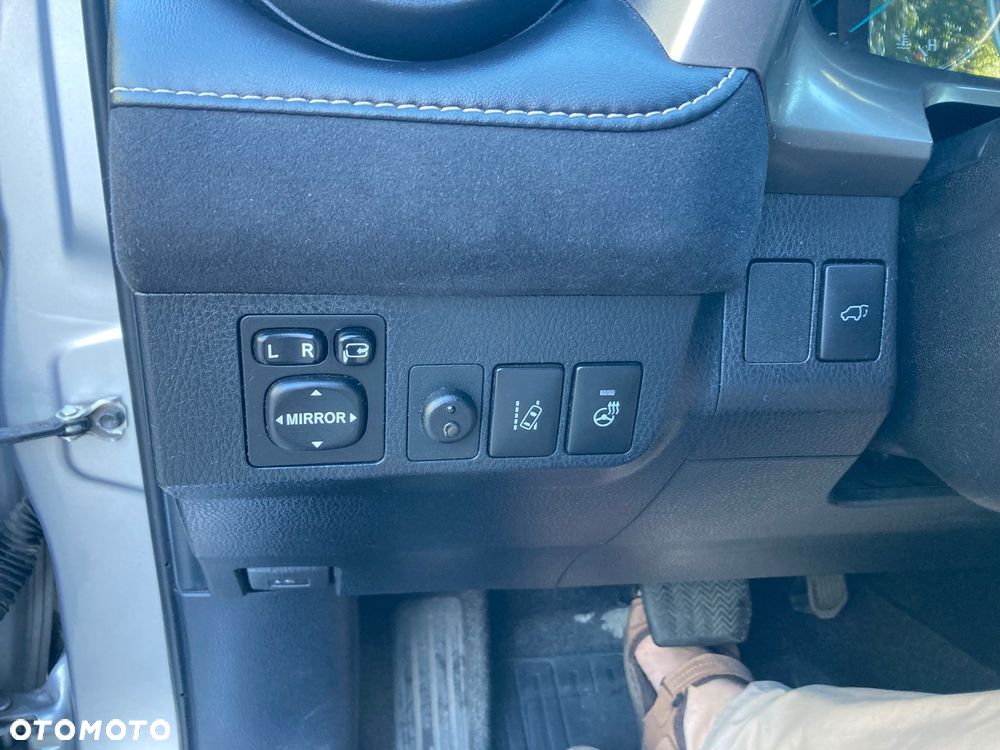Toyota RAV4 Hybrid Premium 4x4 - 17