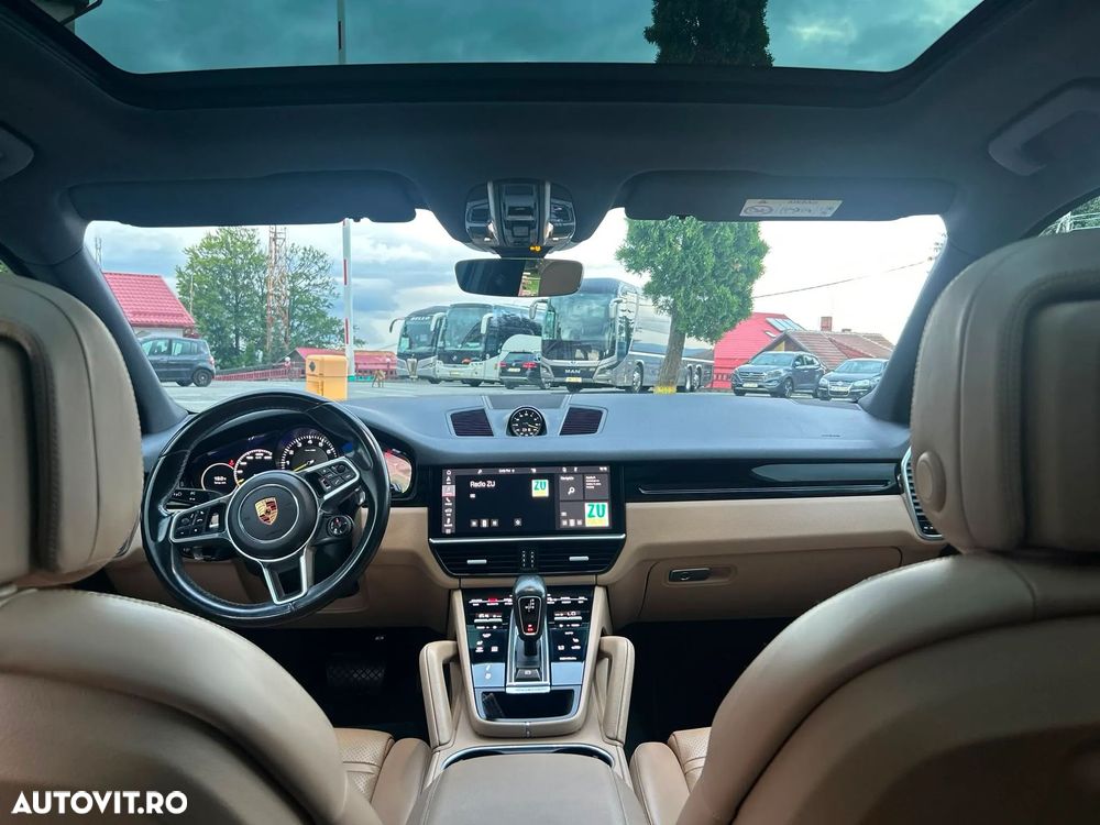 Porsche Cayenne - 12